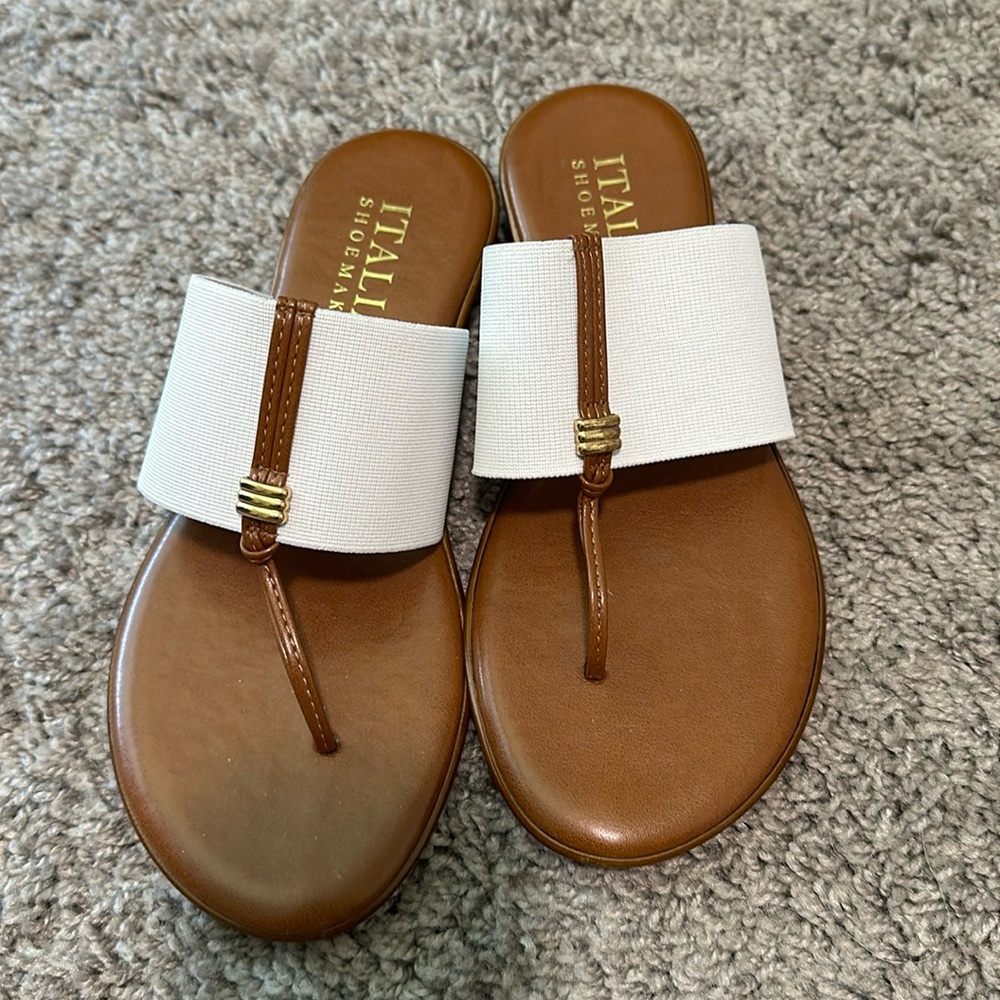 ITALIAN SHOEMAKERS Briley White Thong Slide Sandals